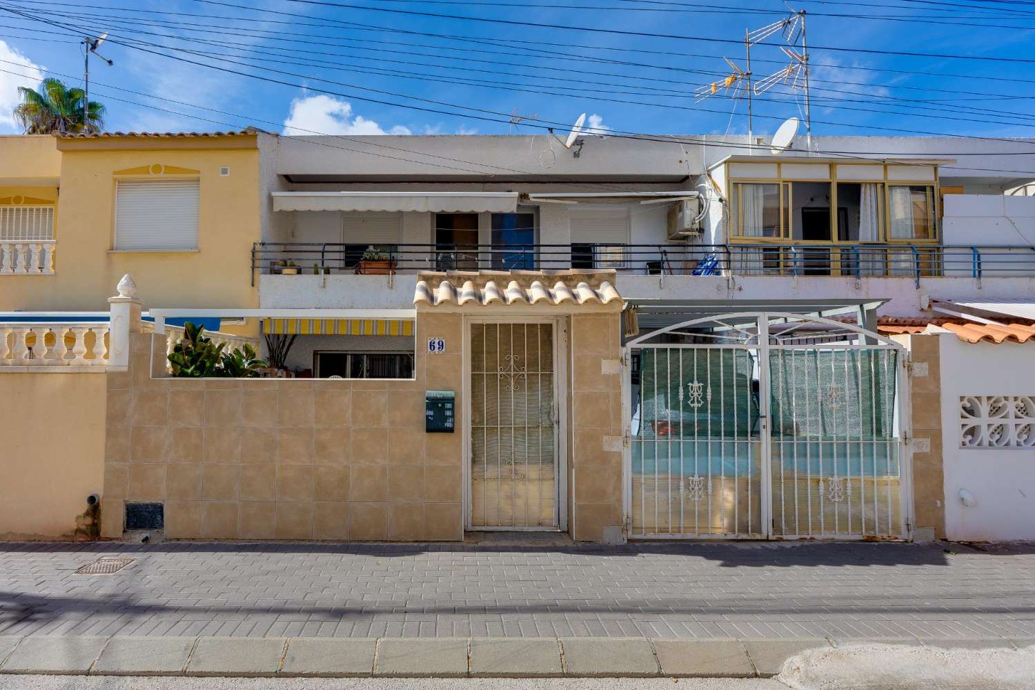 ADOSADO EN PLANTA BAJA CON JARDÍN PRIVADO EN NUEVA TORREVIEJA