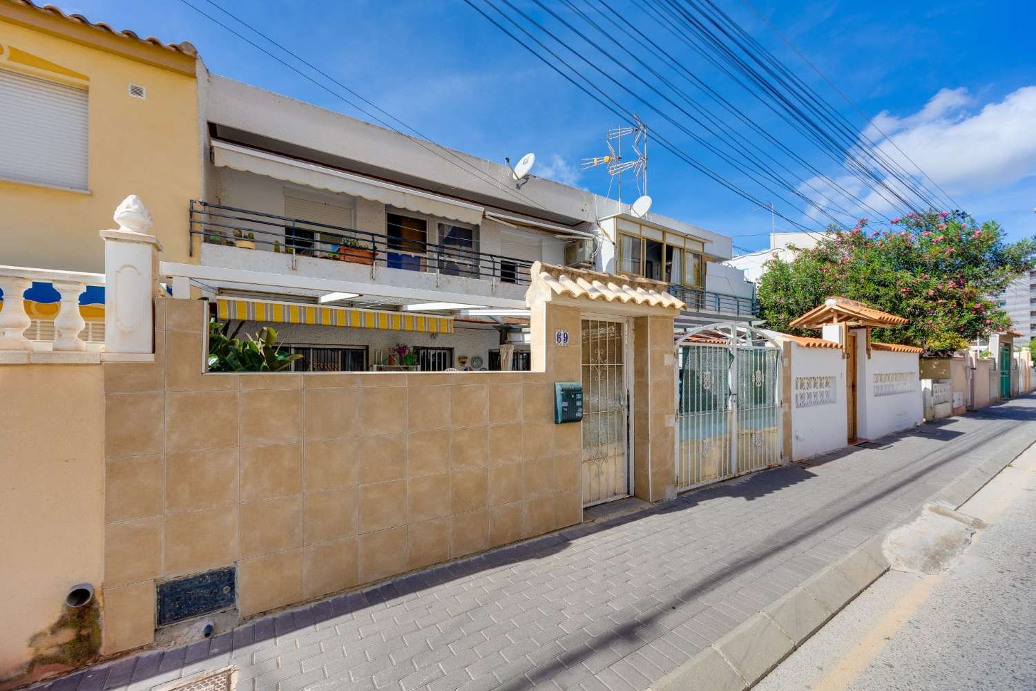 ADOSADO EN PLANTA BAJA CON JARDÍN PRIVADO EN NUEVA TORREVIEJA