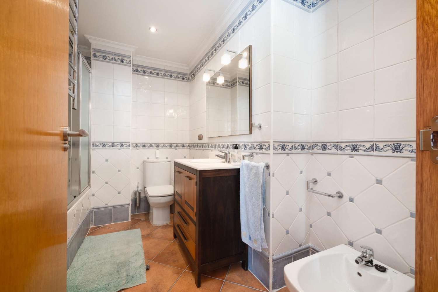 3-VÆRELSES PENTHOUSE I CENTRUM AF TORREVIEJA, MED 106 M² OG STORT POTENTIALE