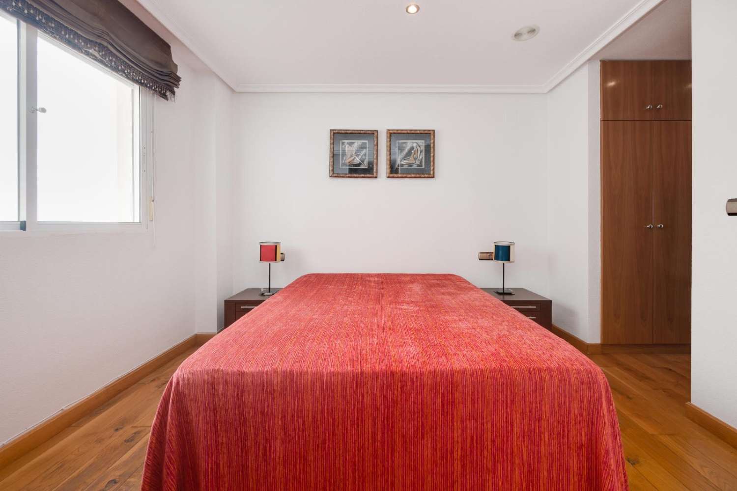 3-VÆRELSES PENTHOUSE I CENTRUM AF TORREVIEJA, MED 106 M² OG STORT POTENTIALE