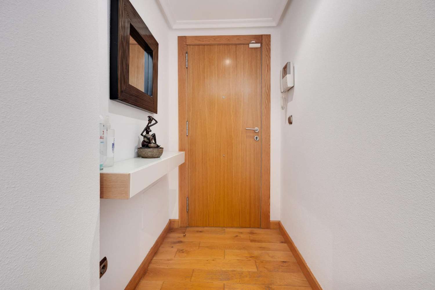 3-VÆRELSES PENTHOUSE I CENTRUM AF TORREVIEJA, MED 106 M² OG STORT POTENTIALE