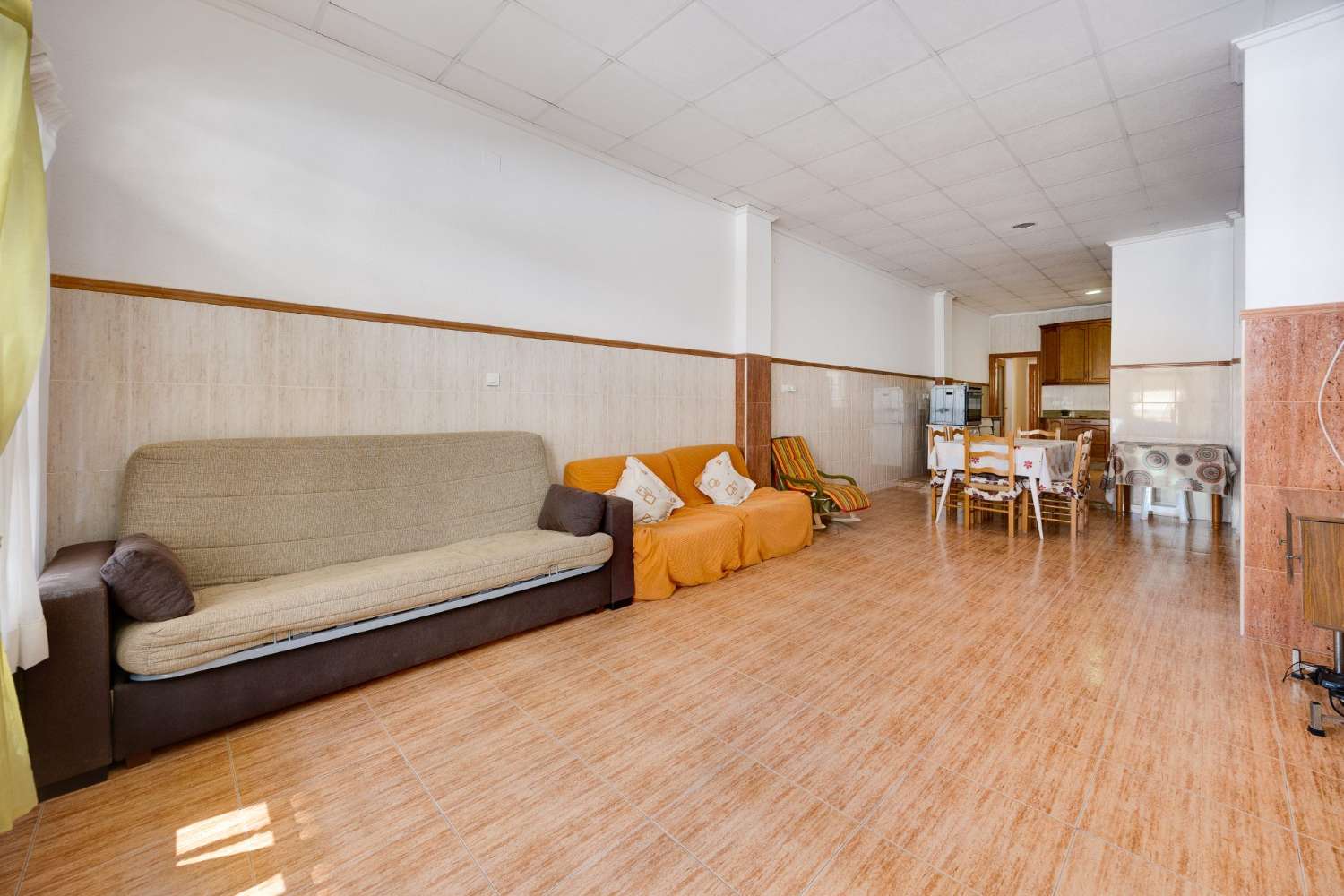 STUEETAGE FÅ METER FRA PLAYA DEL CURA, TORREVIEJA – 3 SOVEVÆRELSER