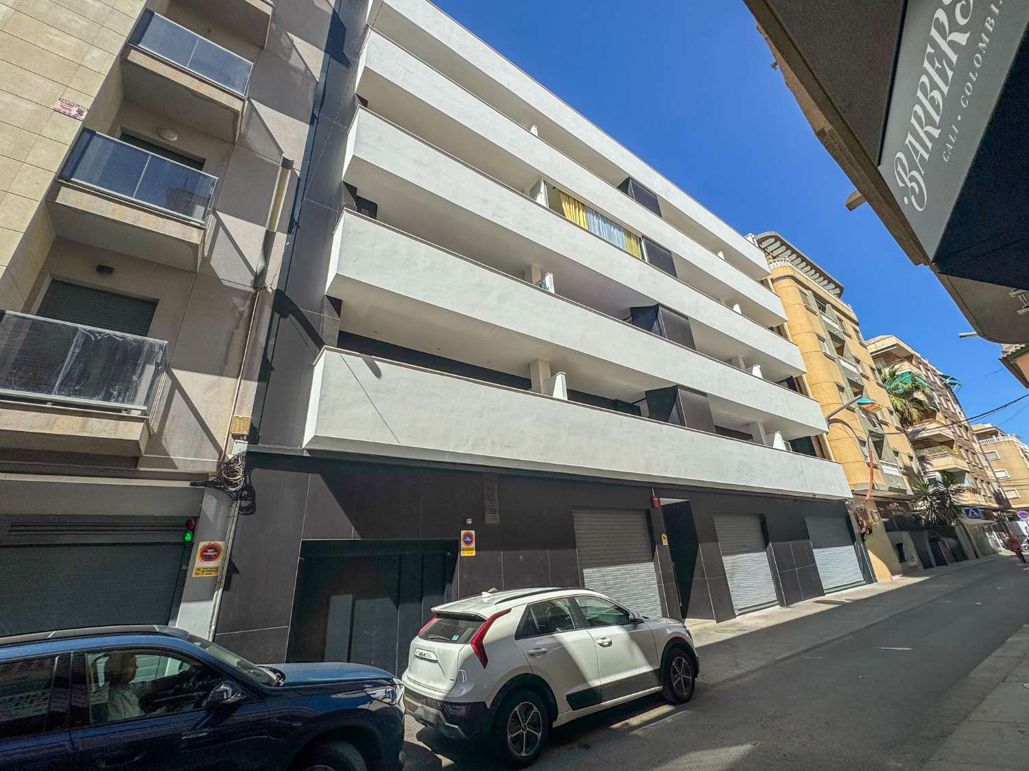 NYBYGGET PENTHOUSE MED PRIVAT SOLARIUM, SAUNA OG GARAGE I CENTRUM AF TORREVIEJA
