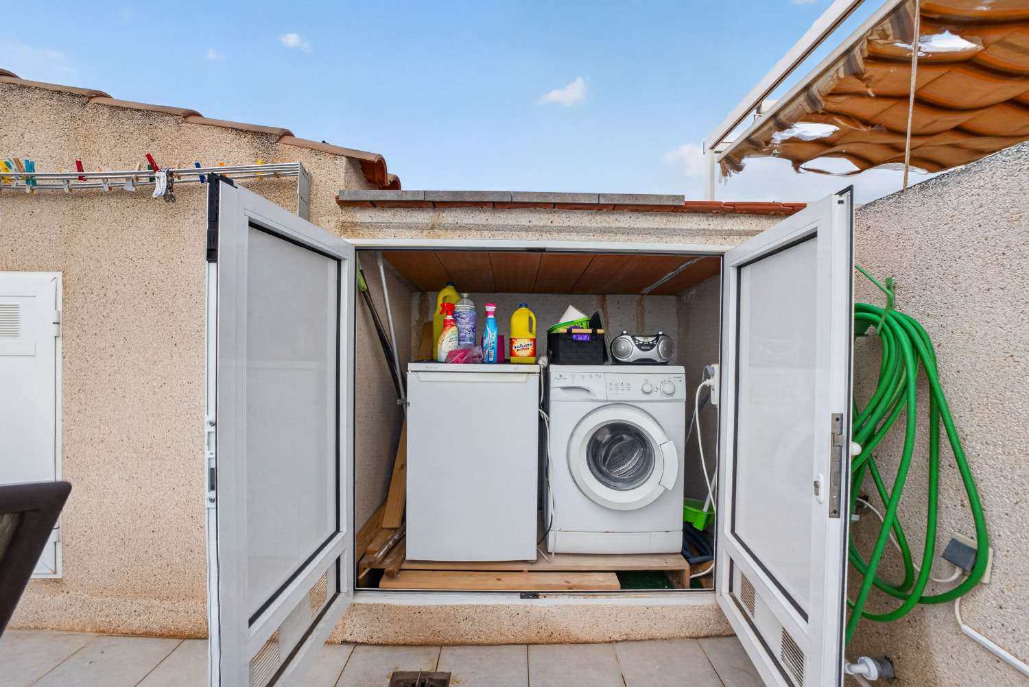 ADOSADO DE 2 DORMITORIOS CON SOLÁRIUM PRIVADO Y PISCINA COMUNITARIA EN BRAVOMAR VII
